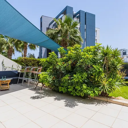 Palm Retreat Garden & Pool * Limassol